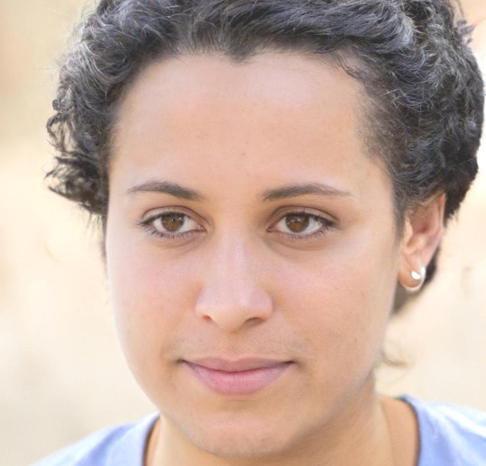 Portrait de Sophie Martineau, experte en analyse financière